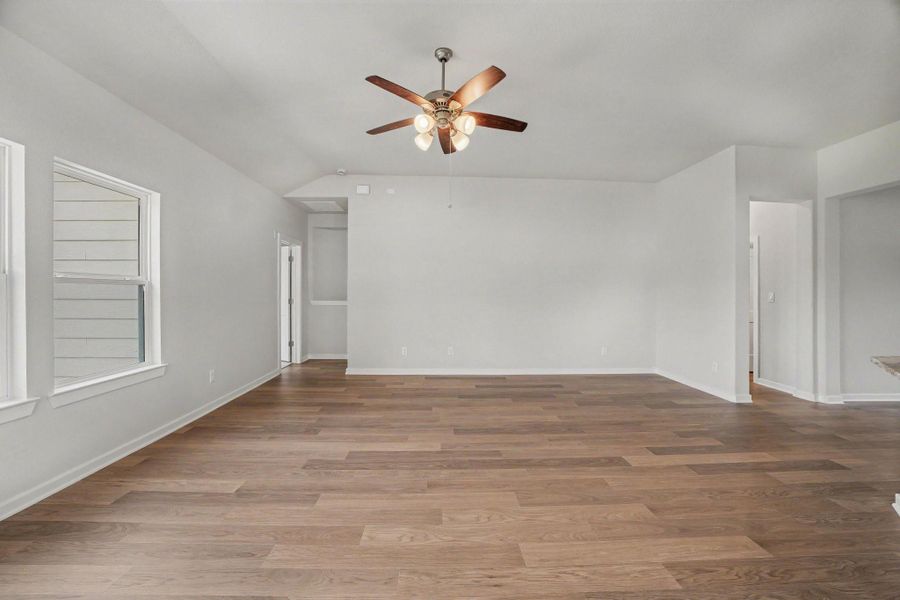 Spacious, unfurnished interior of a new home in Columbia Lakes, West Columbia (Image 34).
