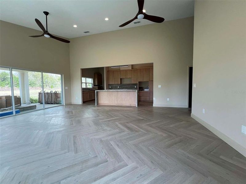 Spacious, unfurnished interior of a new home in , Ocala (Image 7).