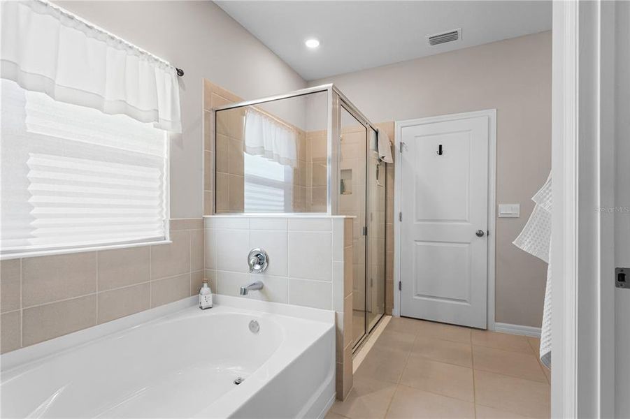 Furnished interior view inside a new home in Briarwood, Alachua (Image 27). Furnished interior view inside a new home in Briarwood, Alachua (Image 27).