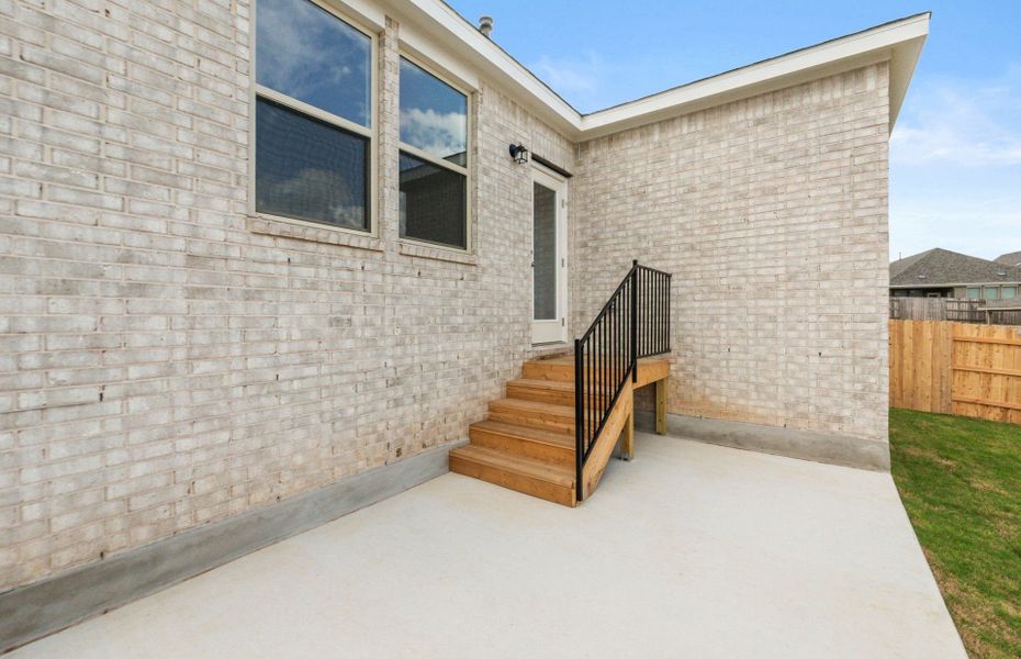 Exterior details and patio area of a home in La Cima, San Marcos (Image 24).