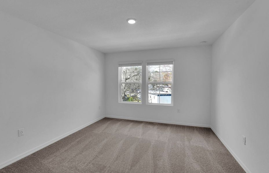 Spacious, unfurnished interior of a new home in Normandy Pines, Jacksonville (Image 14).