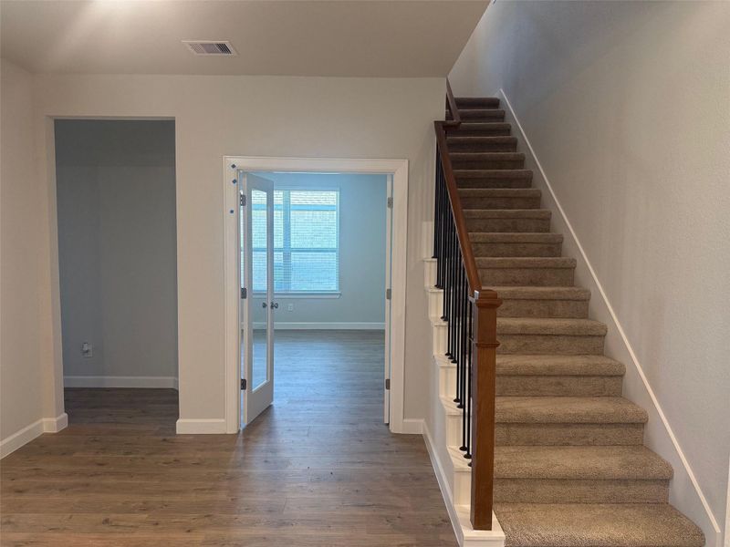 Spacious, unfurnished interior of a new home in Wellborn Settlement, College Station (Image 13).