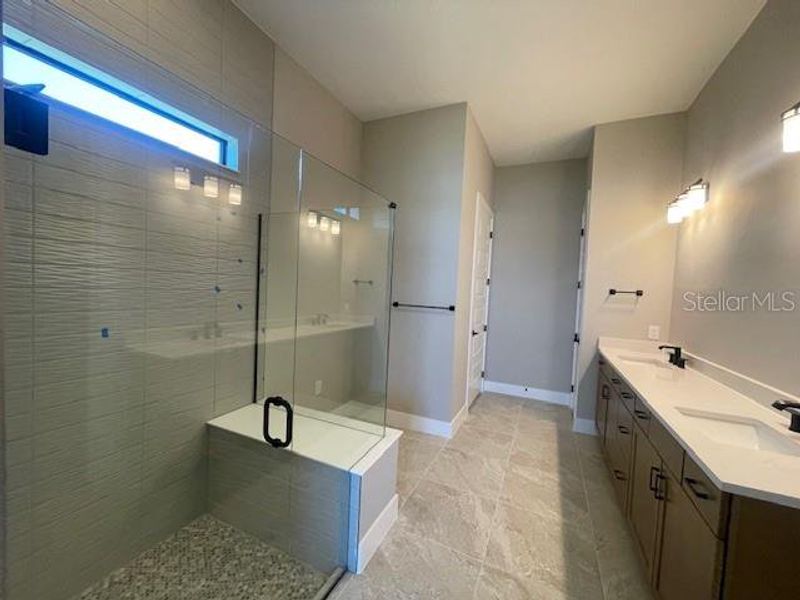 Furnished interior view inside a new home in Del Webb Catalina, Lakewood Ranch (Image 13).