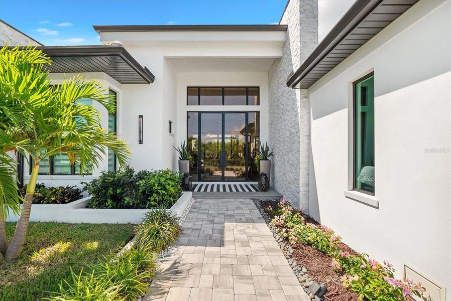 Exterior details and patio area of a home in , Port Charlotte (Image 23).