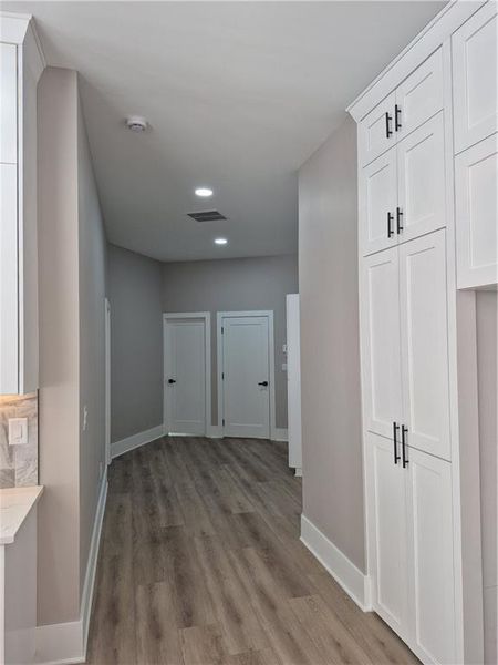 Spacious, unfurnished interior of a new home in , Gainesville (Image 20).