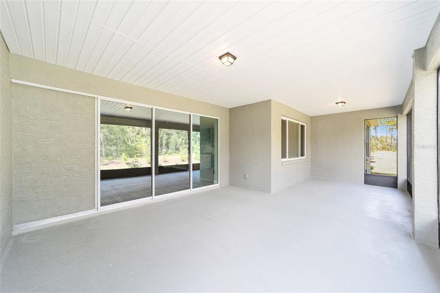 Spacious, unfurnished interior of a new home in , Ocala (Image 33).