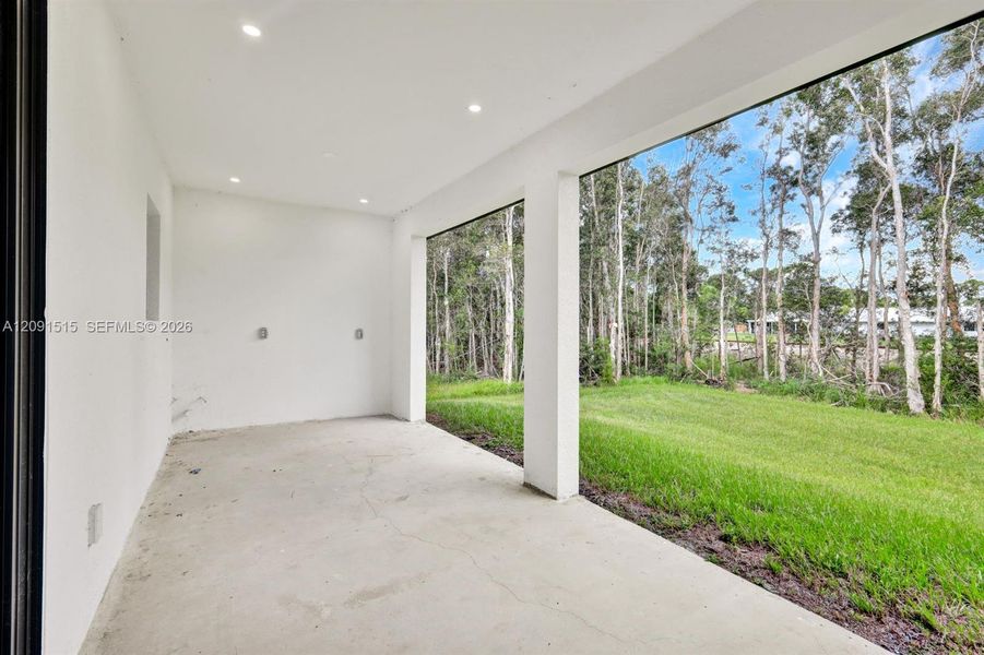 Exterior details and patio area of a home in , Punta Gorda (Image 4).