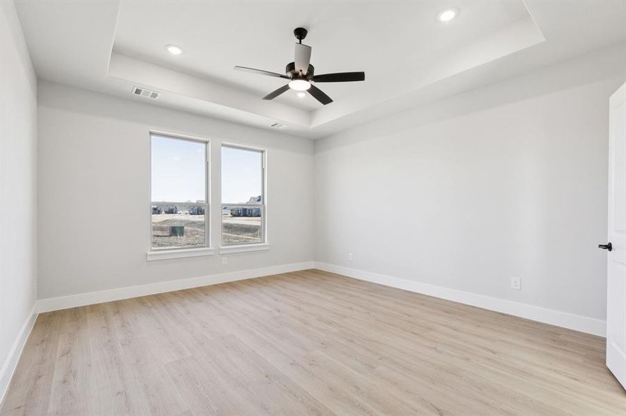 Spacious, unfurnished interior of a new home in Ellis Ranch Estates, Waxahachie (Image 21).