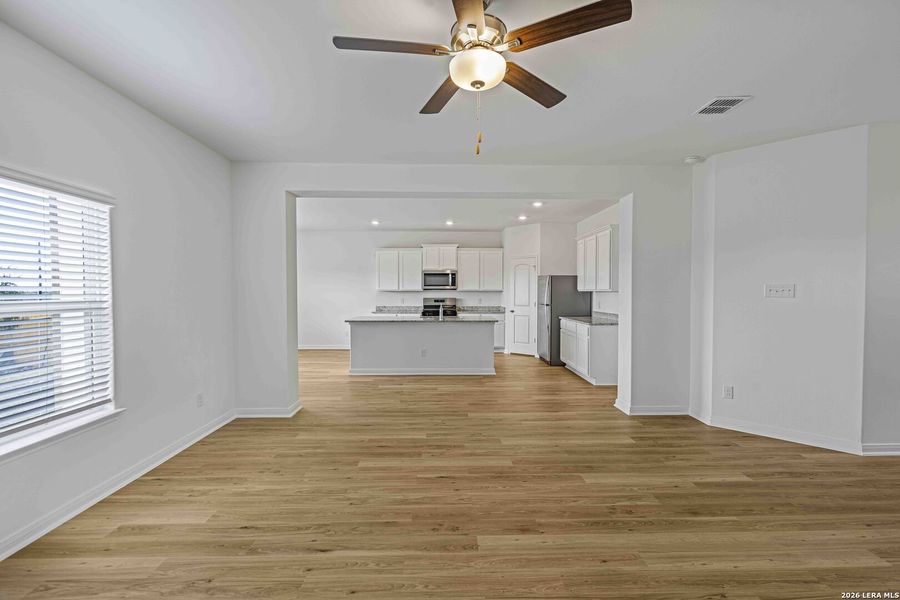 Spacious, unfurnished interior of a new home in , San Antonio (Image 17).