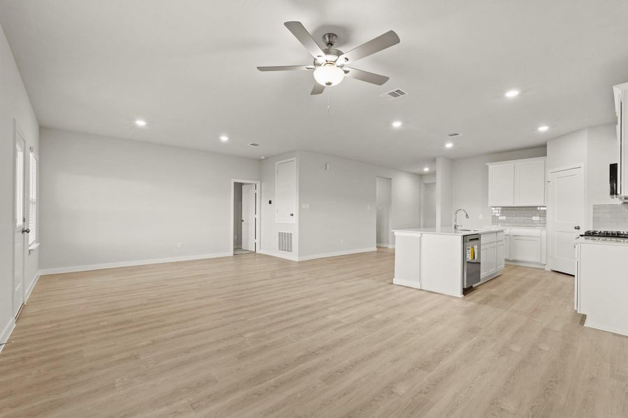 Spacious, unfurnished interior of a new home in Magnolia Springs, Montgomery (Image 16).