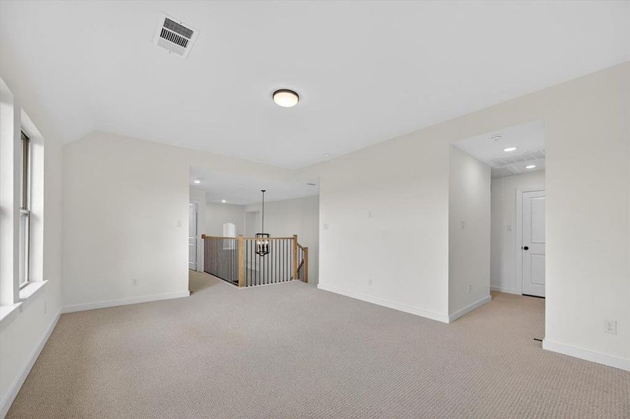 Spacious, unfurnished interior of a new home in Cambridge Crossing, Celina (Image 20).