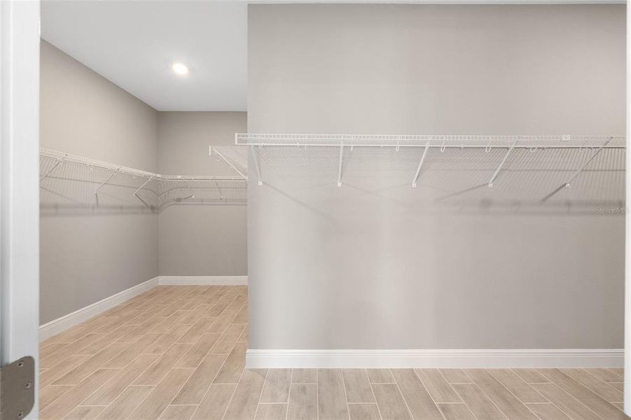 Spacious, unfurnished interior of a new home in , Ocala (Image 18).