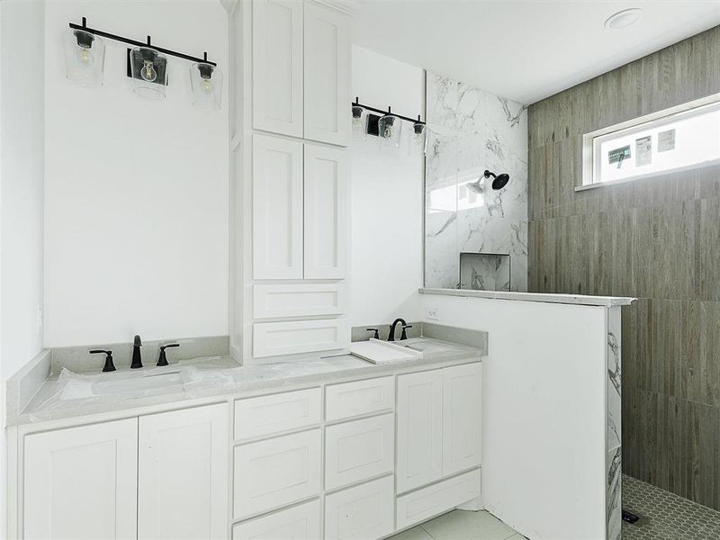 Furnished interior view inside a new home in , Sherman (Image 15).