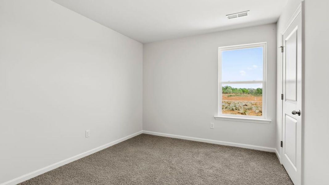 Spacious, unfurnished interior of a new home in Sage Grove, Lyman (Image 26).