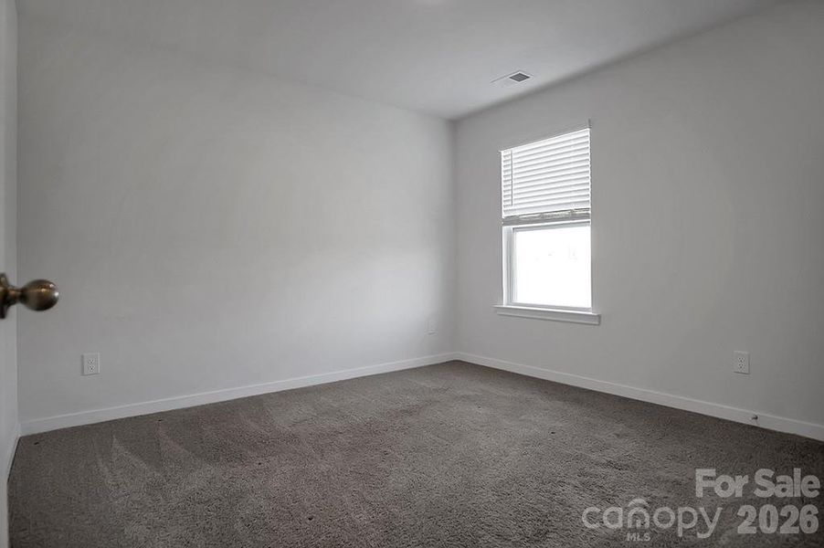 Spacious, unfurnished interior of a new home in , Kings Mountain (Image 39).