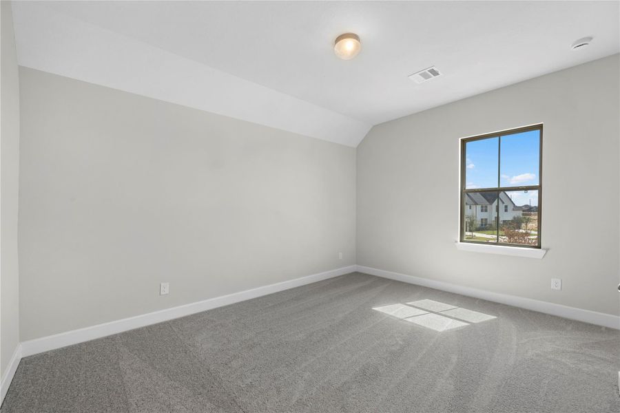 Spacious, unfurnished interior of a new home in Grange, Katy (Image 21).