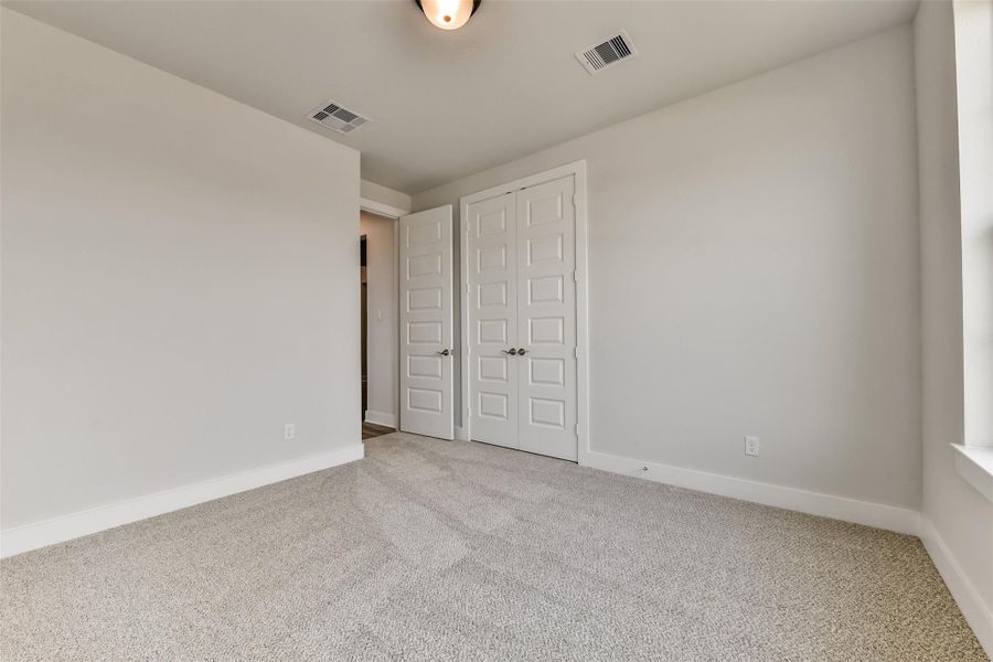 Spacious, unfurnished interior of a new home in , Texas City (Image 31).