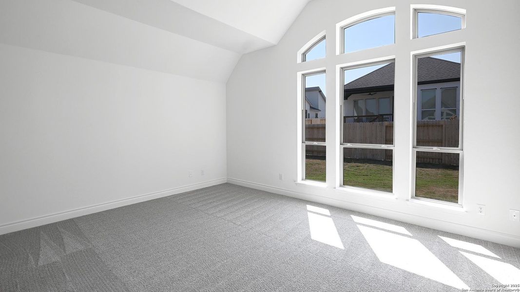 Spacious, unfurnished interior of a new home in Veramendi 60', New Braunfels (Image 16).