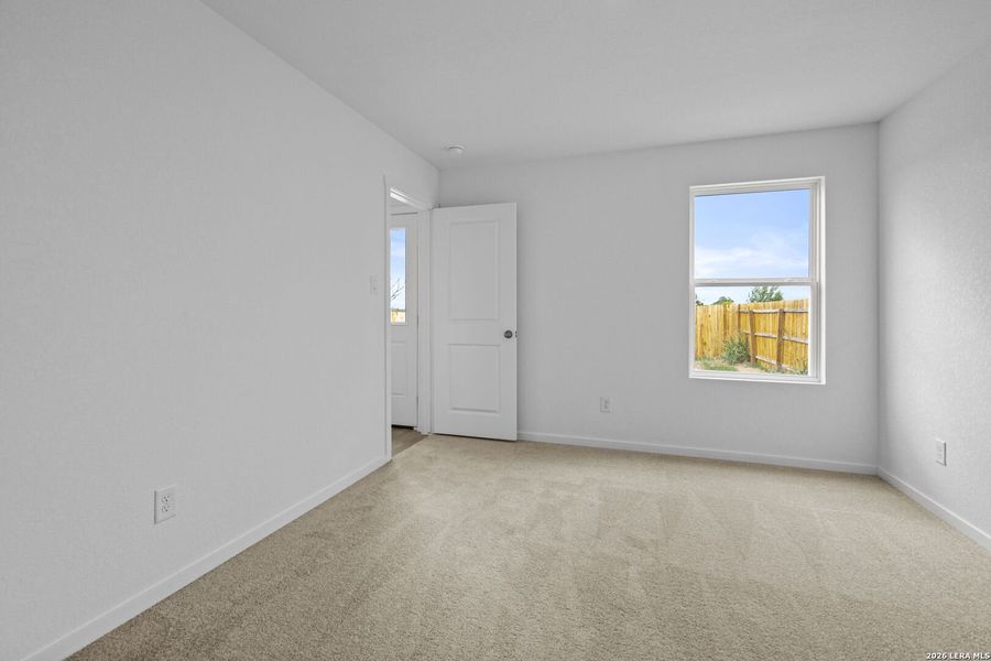 Spacious, unfurnished interior of a new home in Spring Grove, St. Hedwig (Image 23).