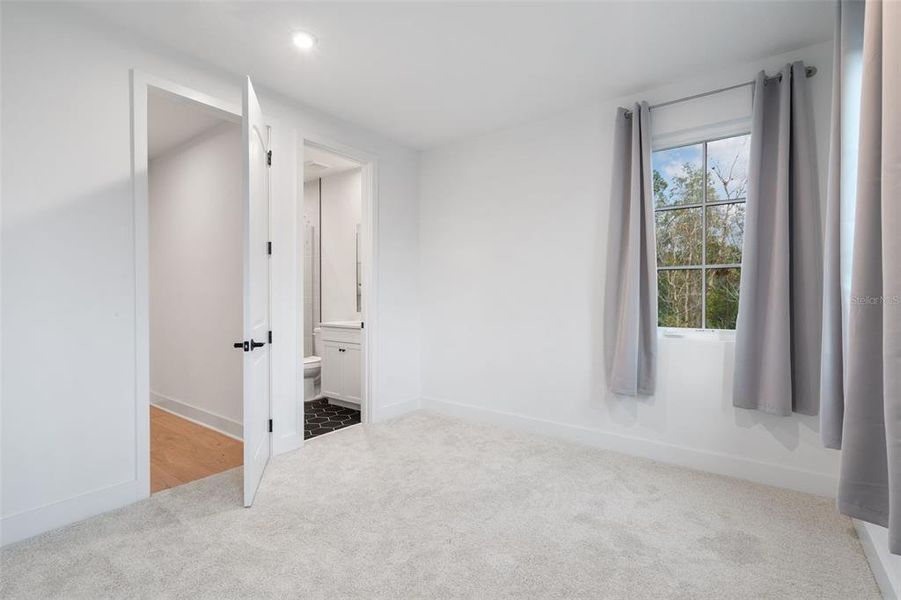 Spacious, unfurnished interior of a new home in Celebration - Island Village, Celebration (Image 67).