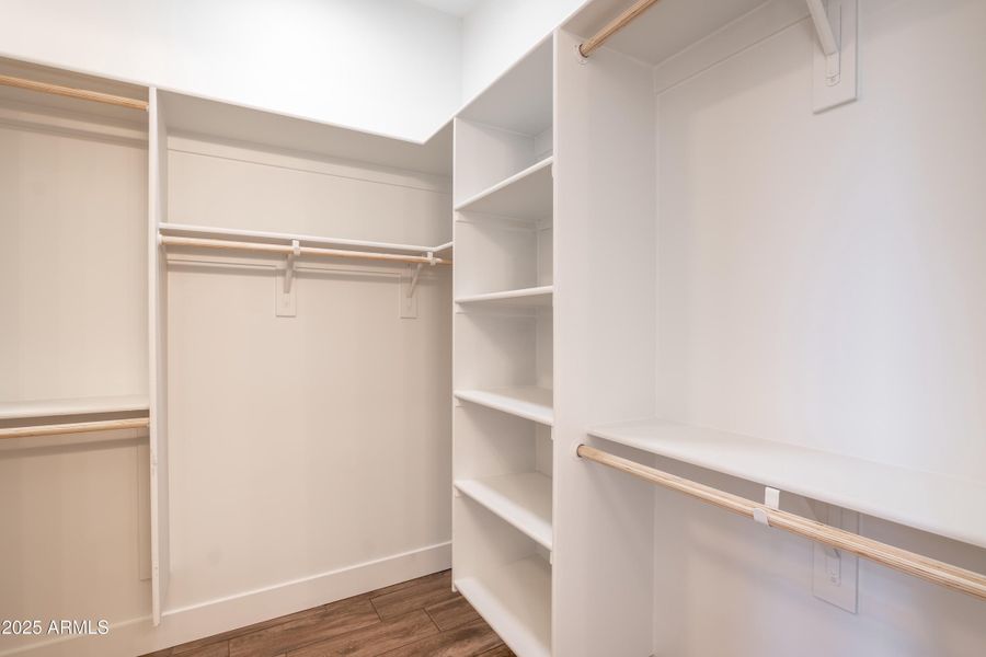 Master Closet (2) Master Closet (2)