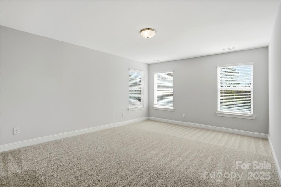 Spacious, unfurnished interior of a new home in Grier Meadows, Charlotte (Image 29).