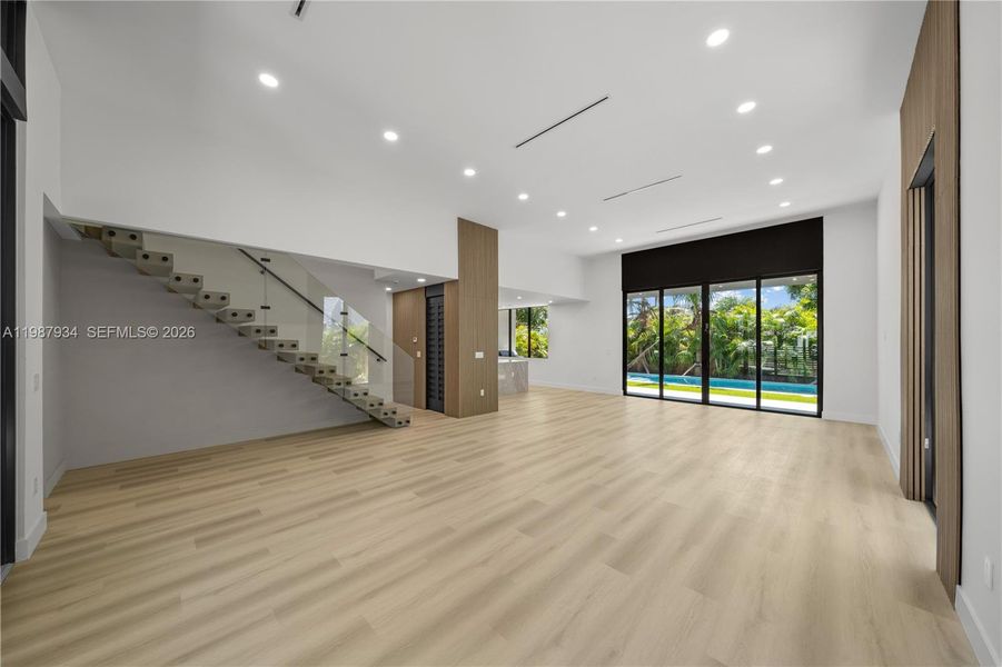 Spacious, unfurnished interior of a new home in , Miami (Image 19).
