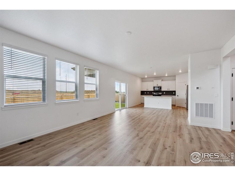 Spacious, unfurnished interior of a new home in Hansen Farm, Fort Collins (Image 34).