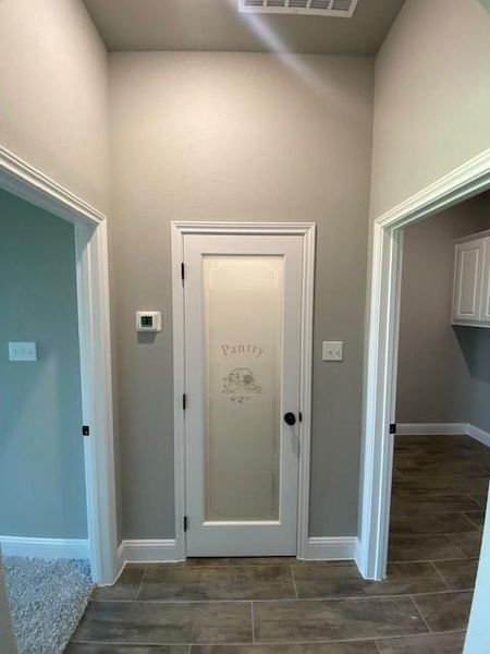 Spacious, unfurnished interior of a new home in , Reno (Image 12).