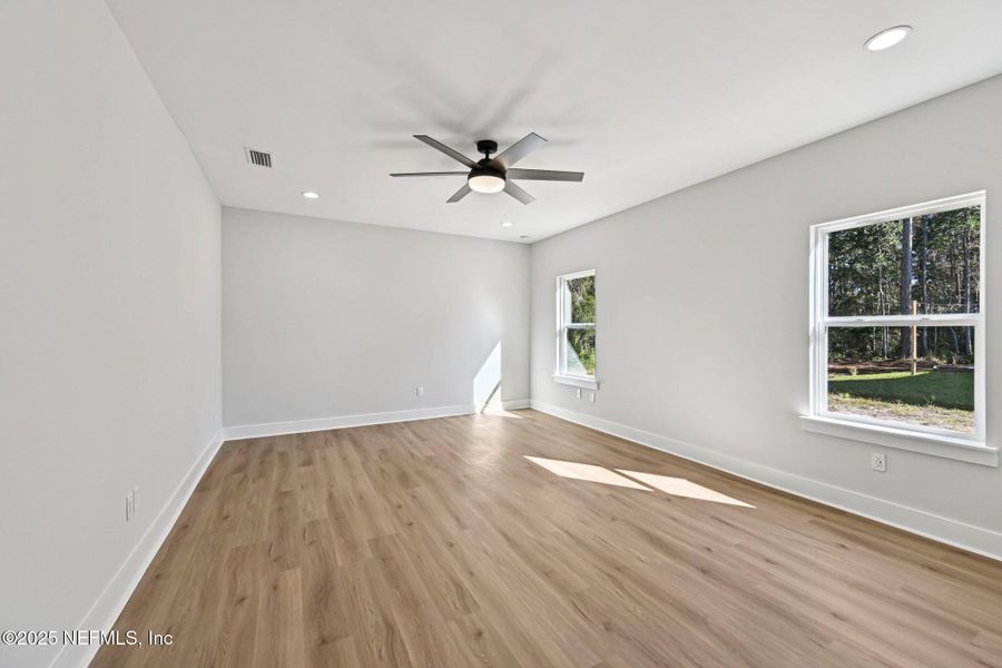 Spacious, unfurnished interior of a new home in , Fernandina Beach (Image 36).