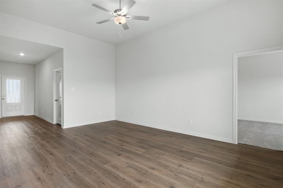 Spacious, unfurnished interior of a new home in Logan Square, Fort Worth (Image 7). Spacious, unfurnished interior of a new home in Logan Square, Fort Worth (Image 7).