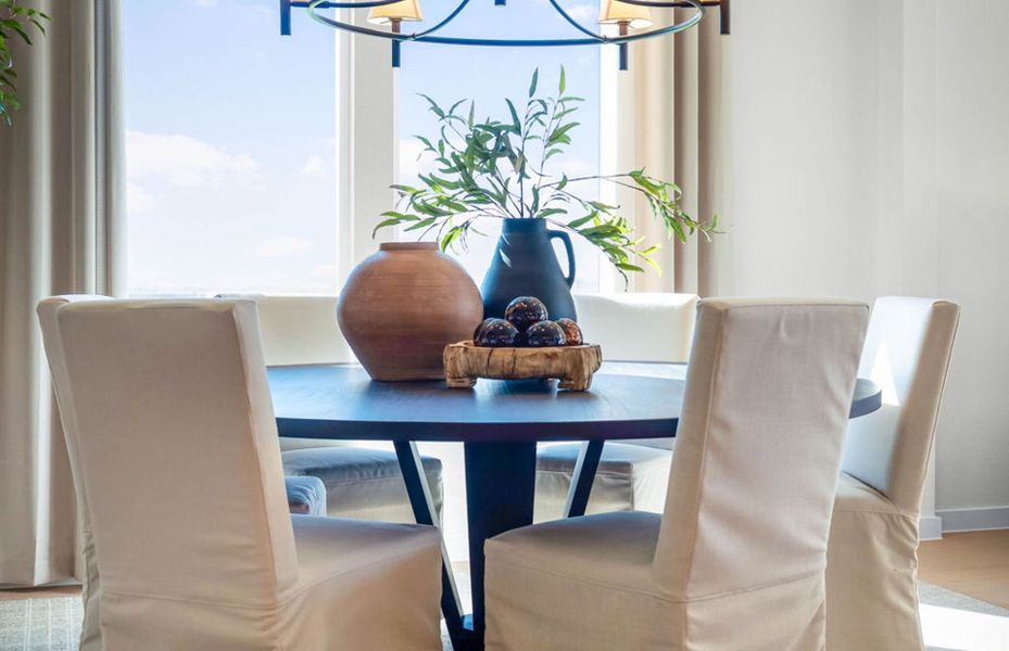 Representative interior finishes for a home built from the Sanford by Pulte Homes in Kuempel Farms, Pflugerville (Image 76).