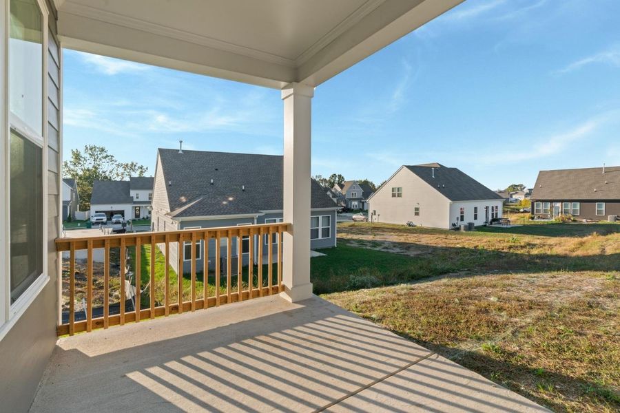 Exterior details and patio area of a home in Woodbridge Glen, Lebanon (Image 25).