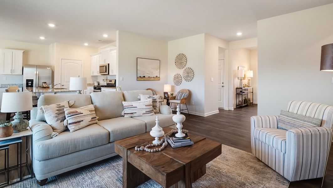 Representative furnished interior of a home built from the CAIRN by D.R. Horton in Riverwood Gardens, Oakland (Image 8).