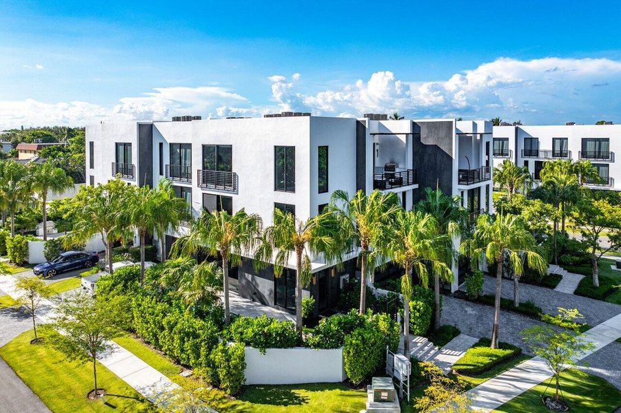 040-914PalmTrail-DelrayBeach-FL-33483-SM