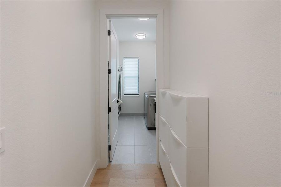 Spacious, unfurnished interior of a new home in , Port Charlotte (Image 20).