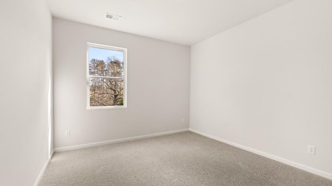 Spacious, unfurnished interior of a new home in Thompson Ridge, Dallas (Image 25).