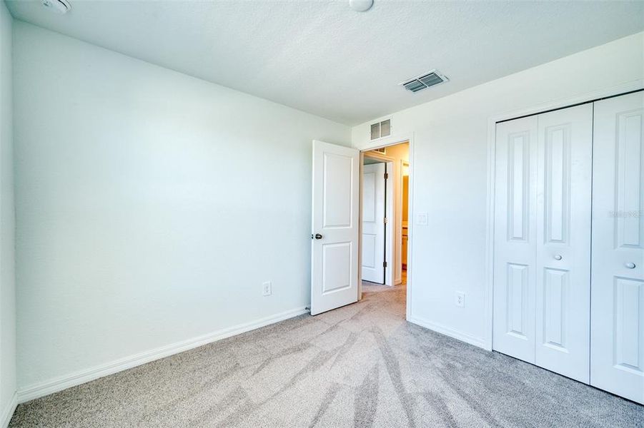 Spacious, unfurnished interior of a new home in , Bradenton (Image 24).