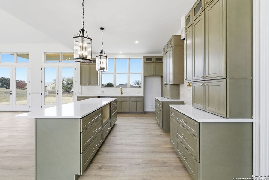 Furnished interior view inside a new home in , Bandera (Image 9).