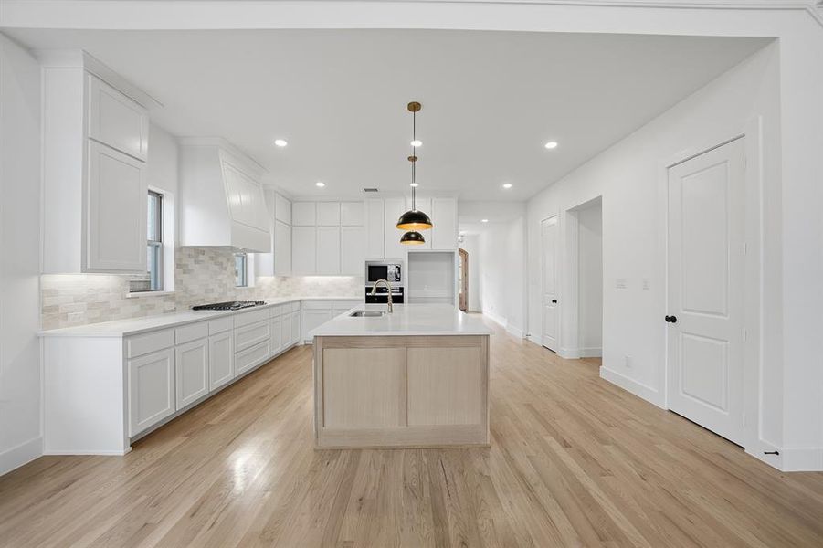 Furnished interior view inside a new home in Aster Park, McKinney (Image 14). Furnished interior view inside a new home in Aster Park, McKinney (Image 14).