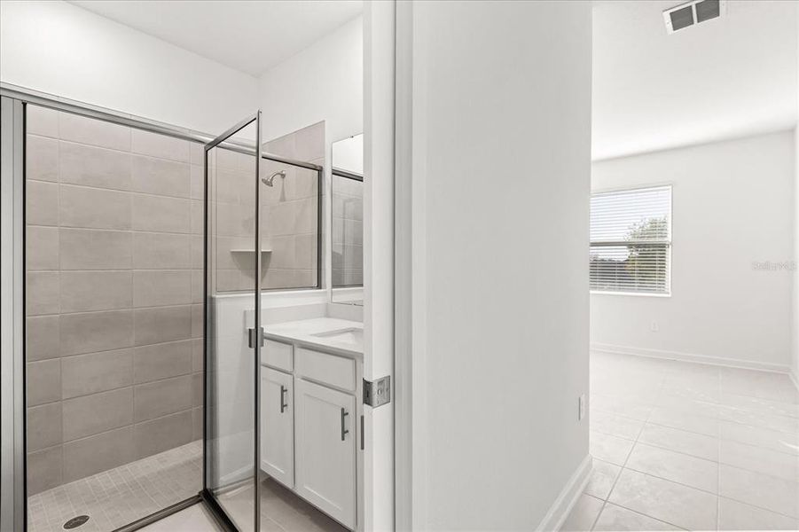 Furnished interior view inside a new home in Dora Parc, Mount Dora (Image 54).