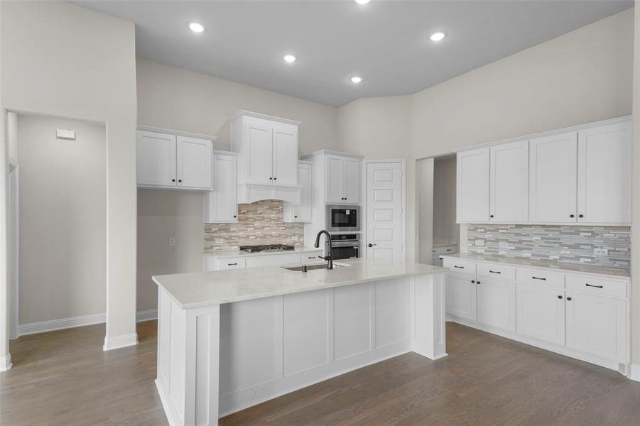 Furnished interior view inside a new home in , Waxahachie (Image 9).
