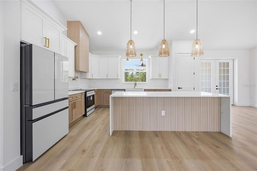 Furnished interior view inside a new home in , Dunnellon (Image 8).