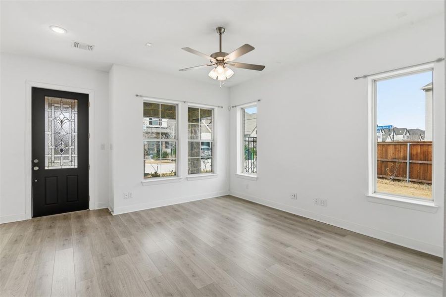 Spacious, unfurnished interior of a new home in , Arlington (Image 22).