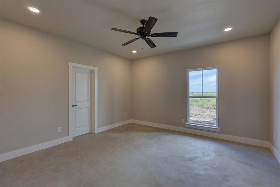 Spacious, unfurnished interior of a new home in , Whitney (Image 27).
