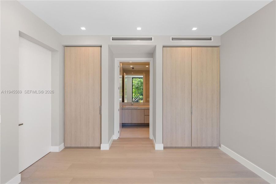 Spacious, unfurnished interior of a new home in , Biscayne Park (Image 23).