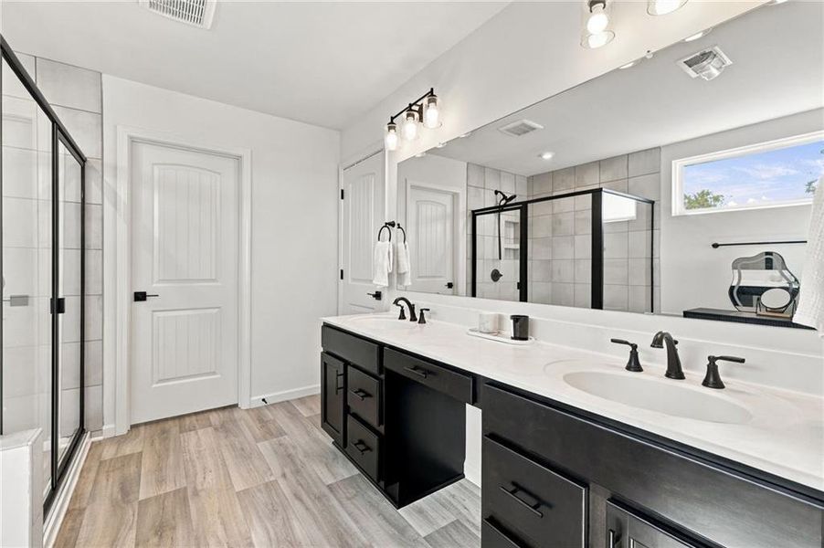 Furnished interior view inside a new home in Sweetbay Farm, Lawrenceville (Image 37).