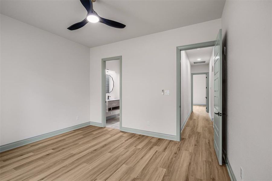 Spacious, unfurnished interior of a new home in , Granbury (Image 30).