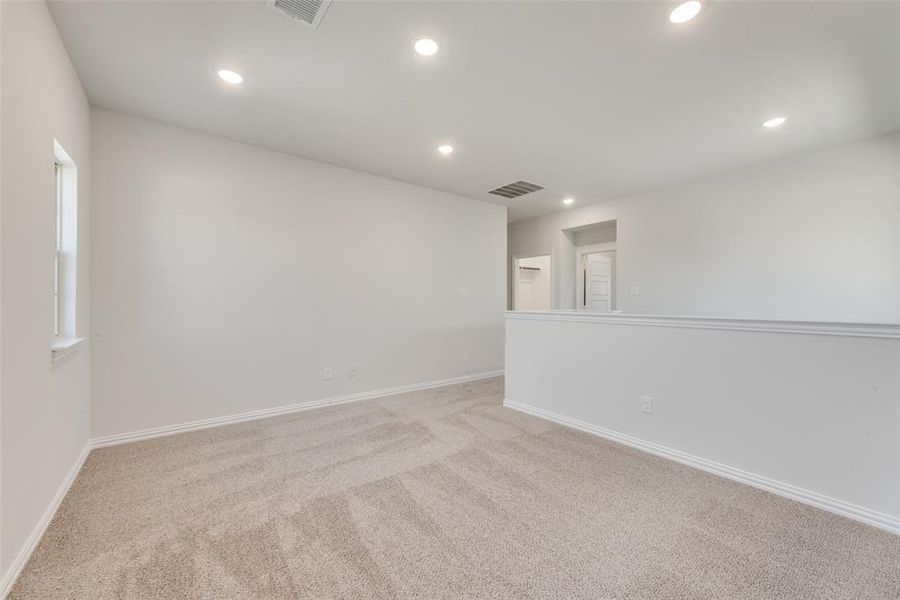 Spacious, unfurnished interior of a new home in Spiritas Ranch, Little Elm (Image 13).