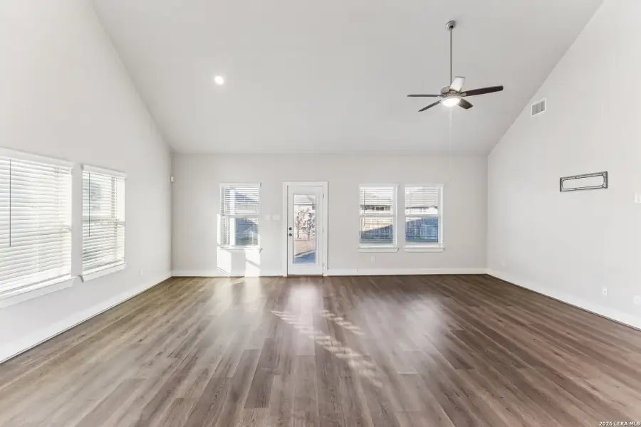 Spacious, unfurnished interior of a new home in Autry Pond, San Antonio (Image 41).